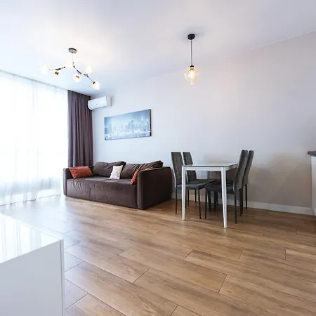 Aparthotel Nyvky Like - файна таун - 398 *